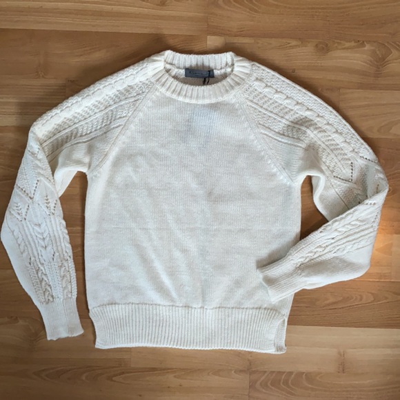 Elsamanda Winter White Sweater - Picture 3 of 16